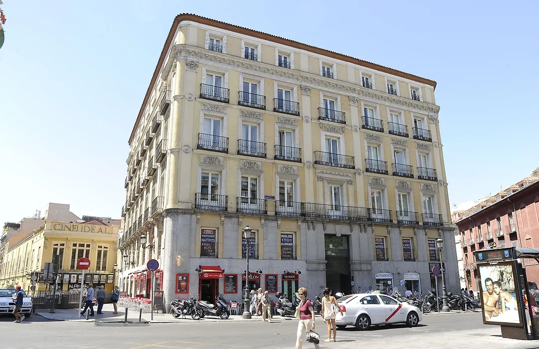 Mola Hostel-1